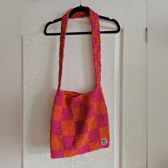 Lucy & Yak Handbags - NWOT Lucy&Yak pink and orange crochet bag